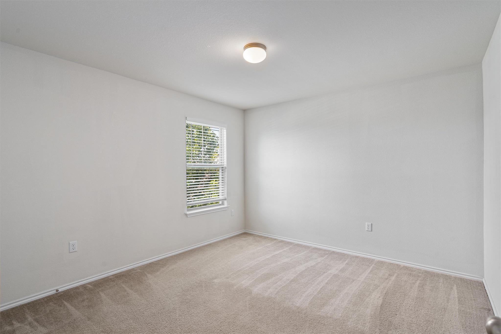 146 Russet Trl Property Photo 24