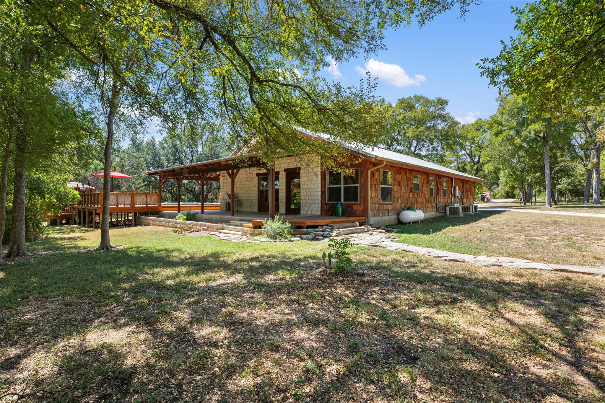 507 County Road 200d Property Photo 7