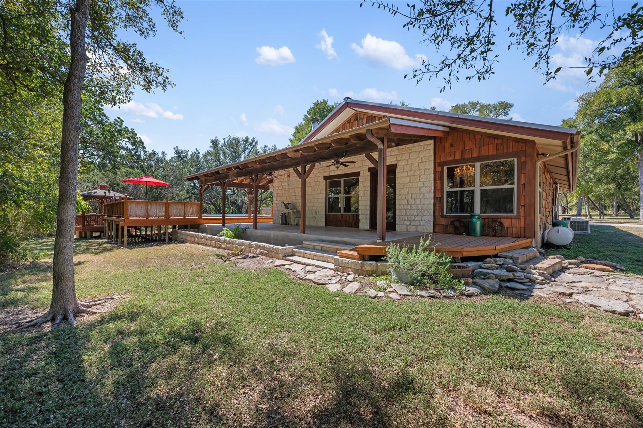 507 County Road 200d Property Photo 8