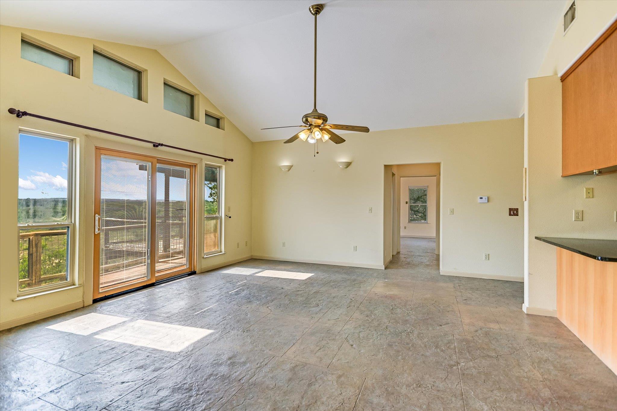 700 Cliffside Rd Property Photo 3