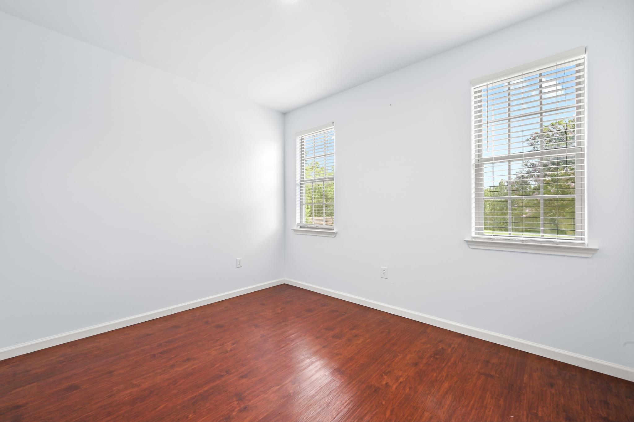 330 Howard Ln Property Photo 14