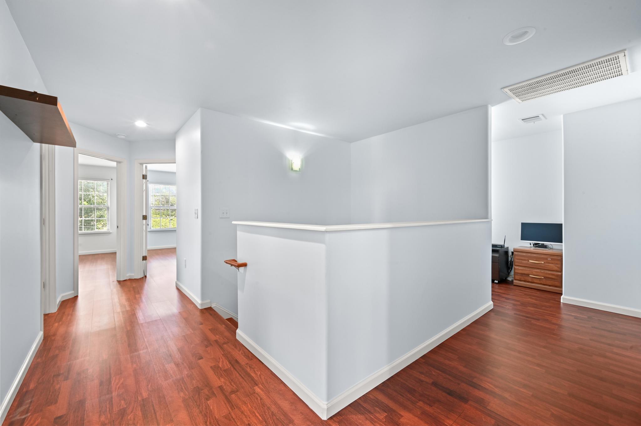 330 Howard Ln Property Photo 16