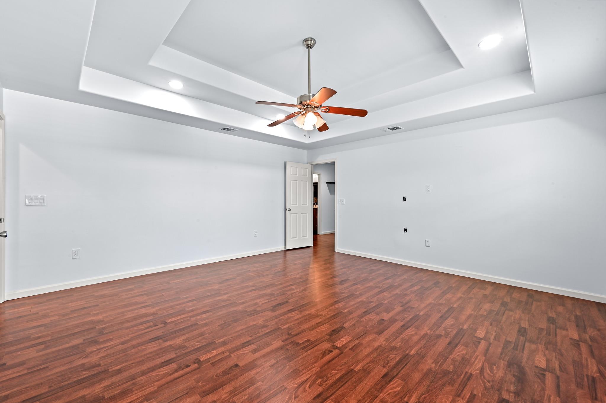330 Howard Ln Property Photo 19
