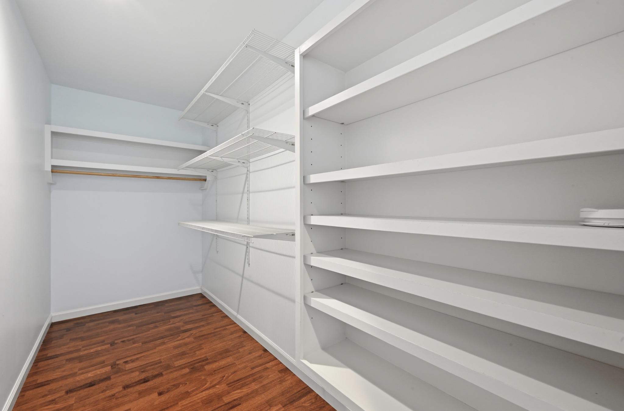 330 Howard Ln Property Photo 22
