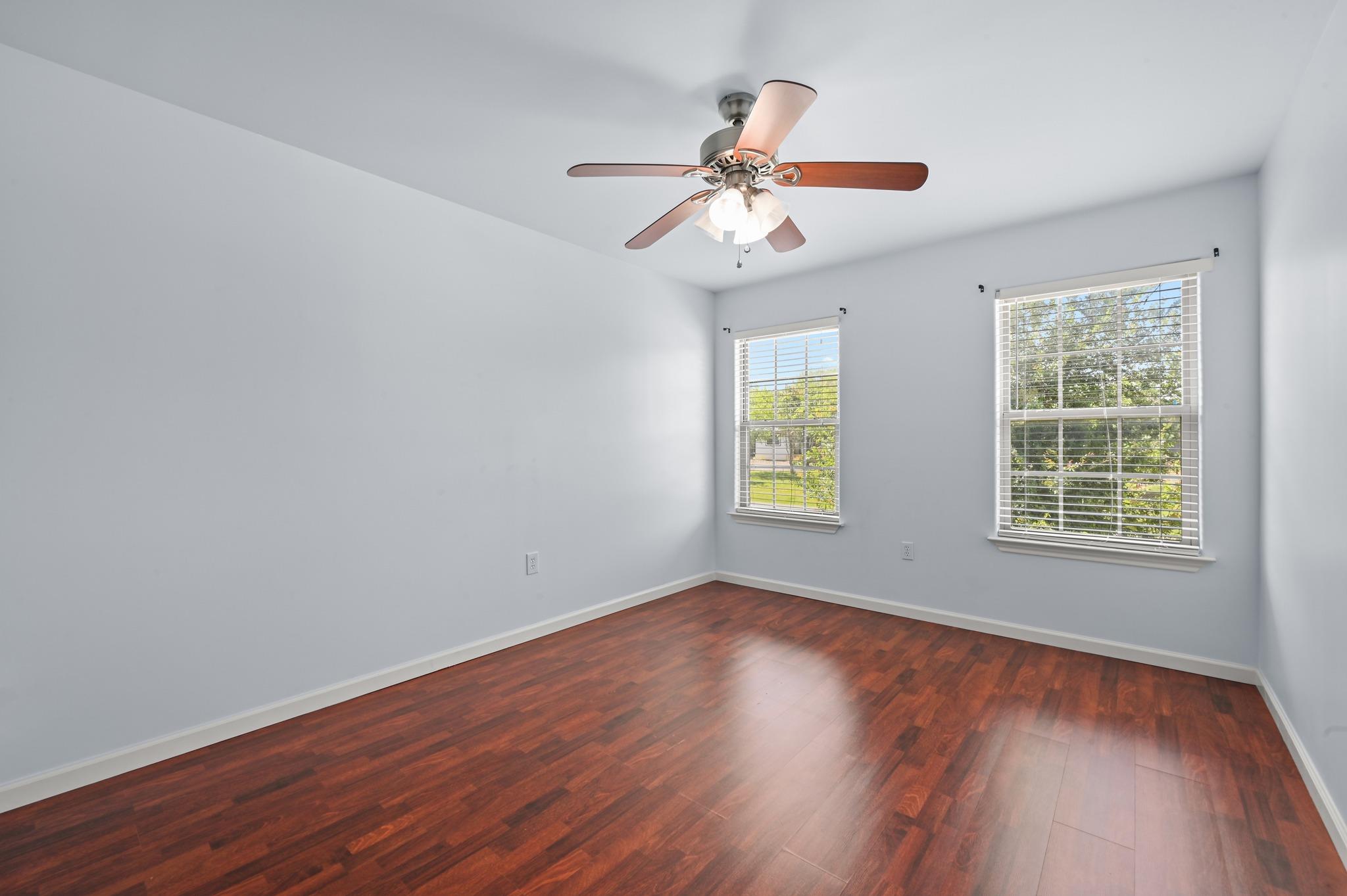 330 Howard Ln Property Photo 25