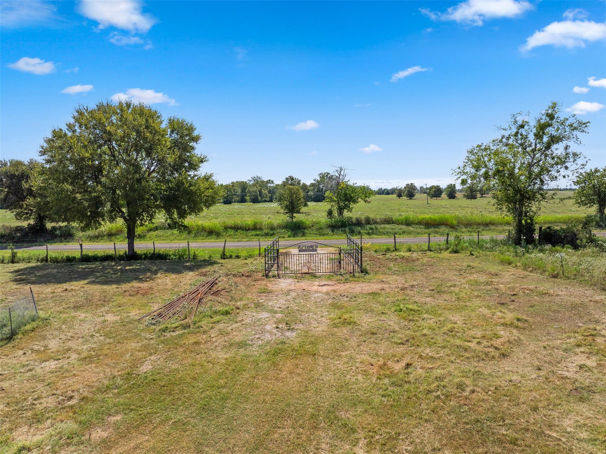 7807 Se Farm To Market Road 1624 Rd Property Photo 4