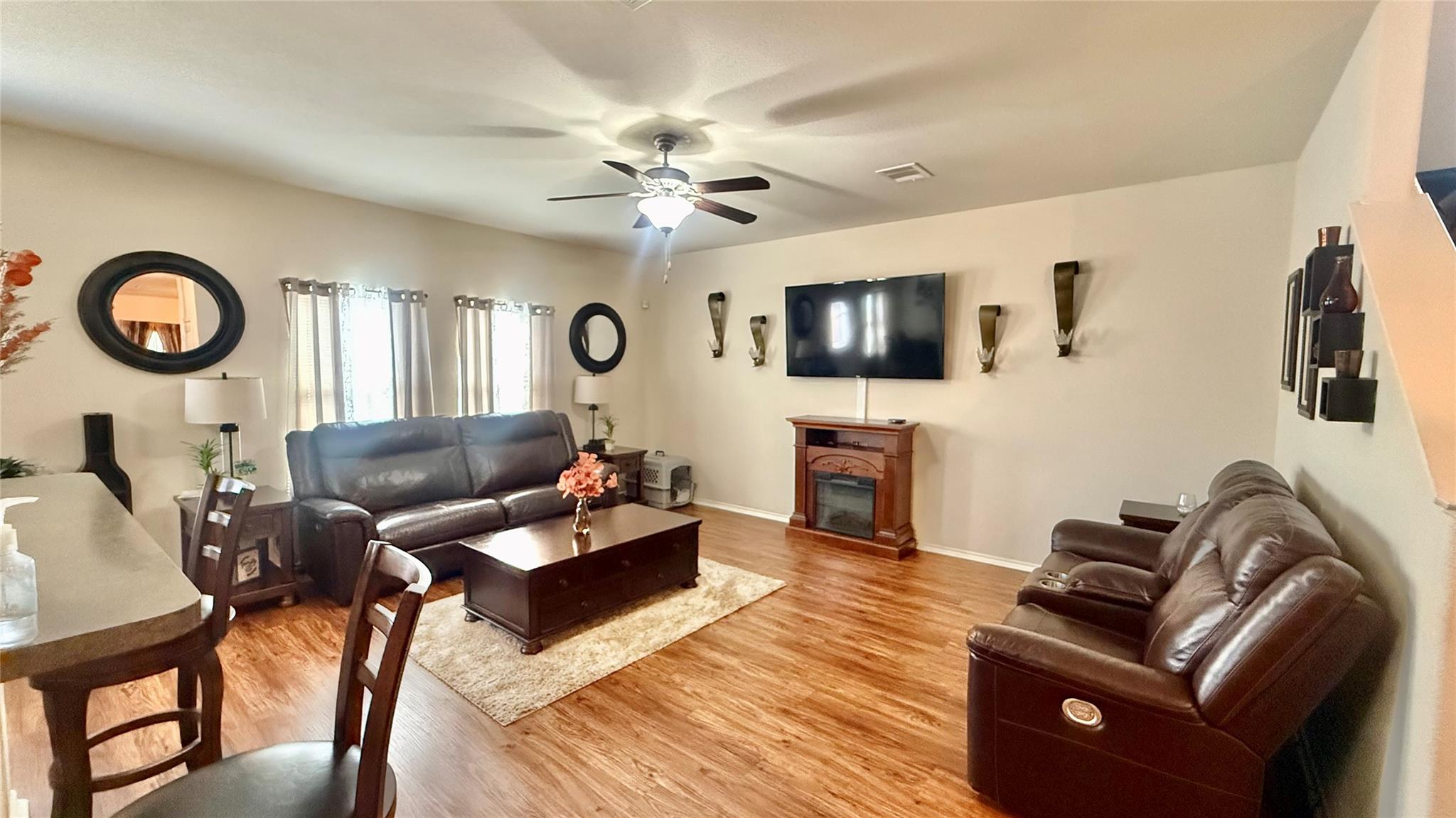 18309 Windtree Ln Property Photo 3