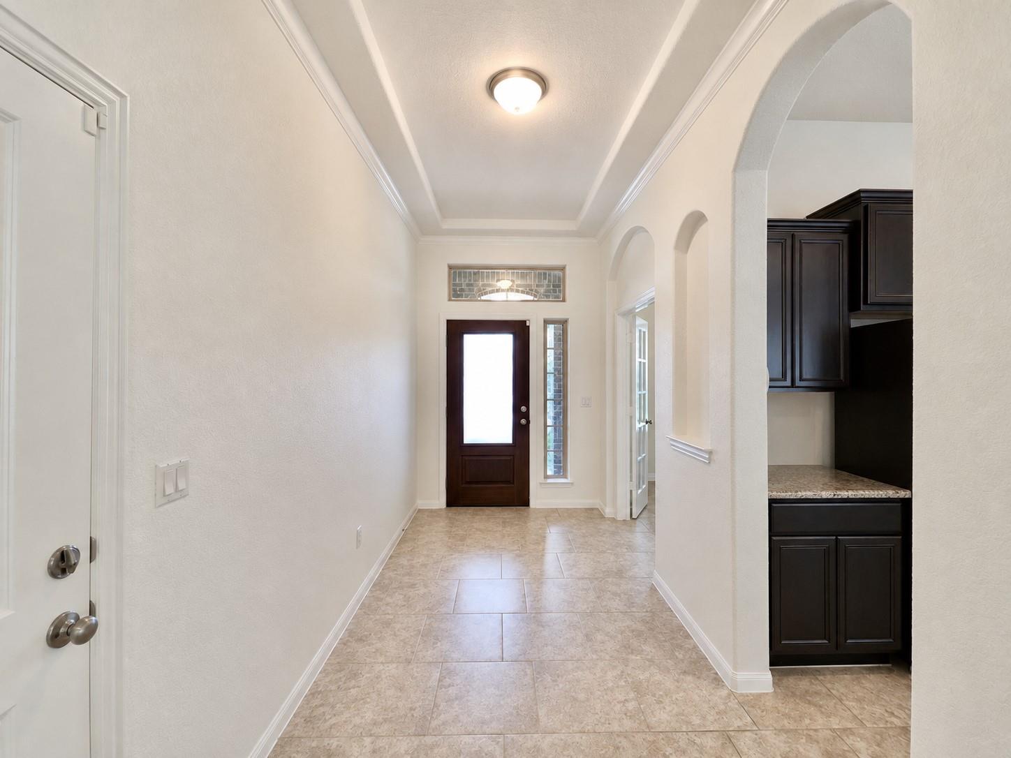 615 Linares Ln Property Photo 2