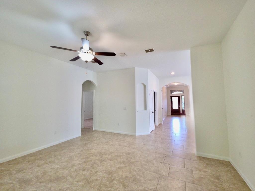 615 Linares Ln Property Photo 3