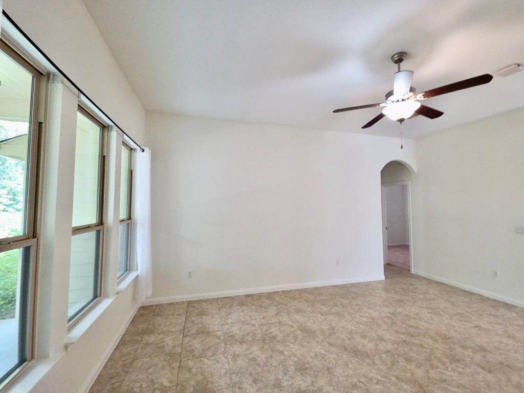 615 Linares Ln Property Photo 5