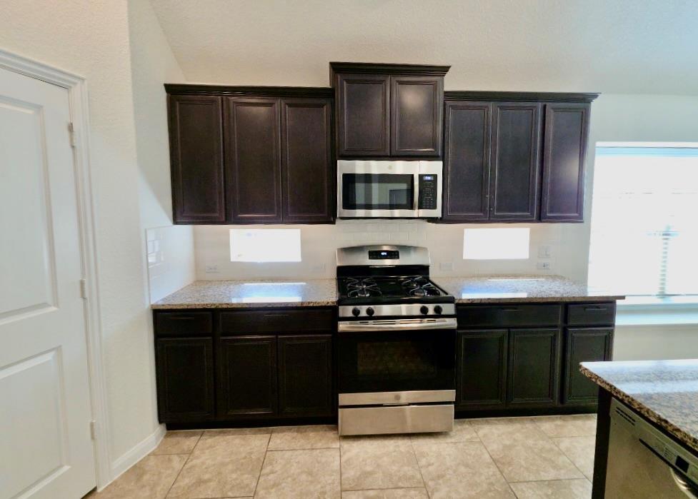 615 Linares Ln Property Photo 8