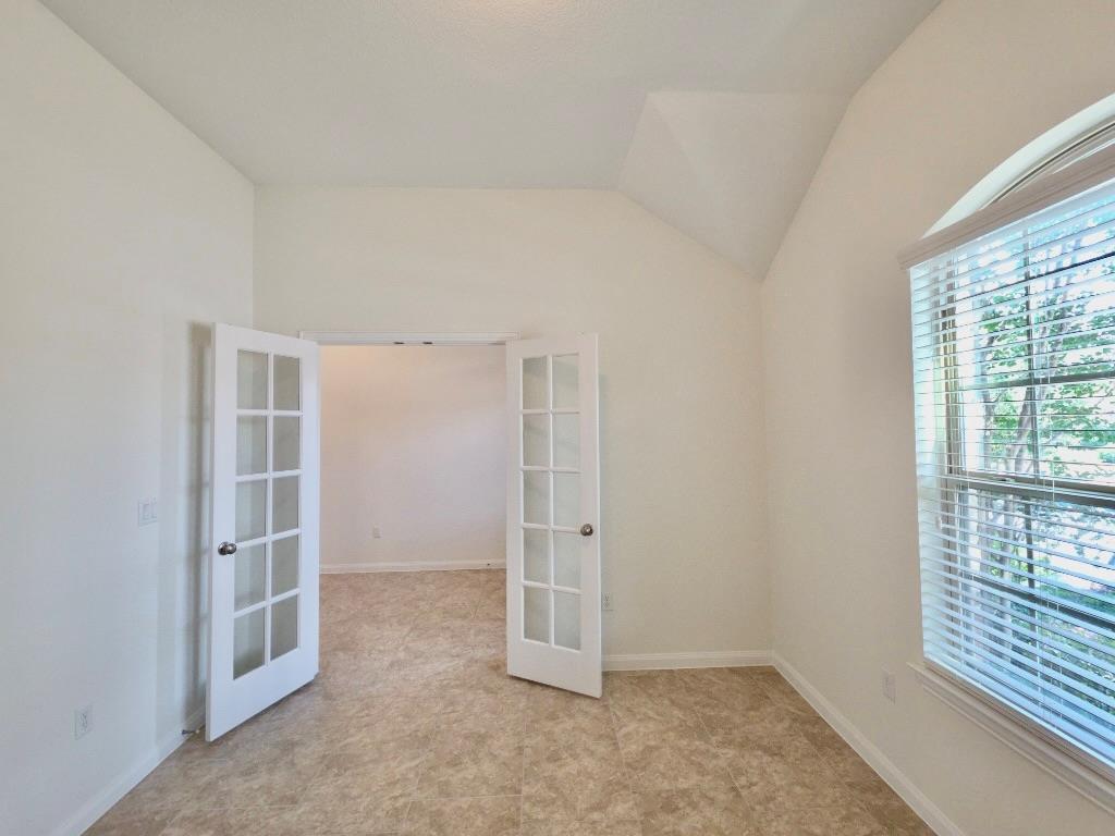 615 Linares Ln Property Photo 22