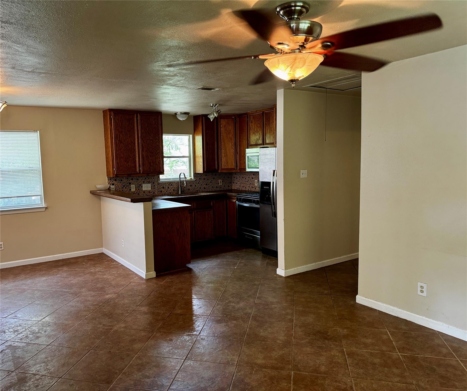 8013 Lazy Ln #b Property Photo 2