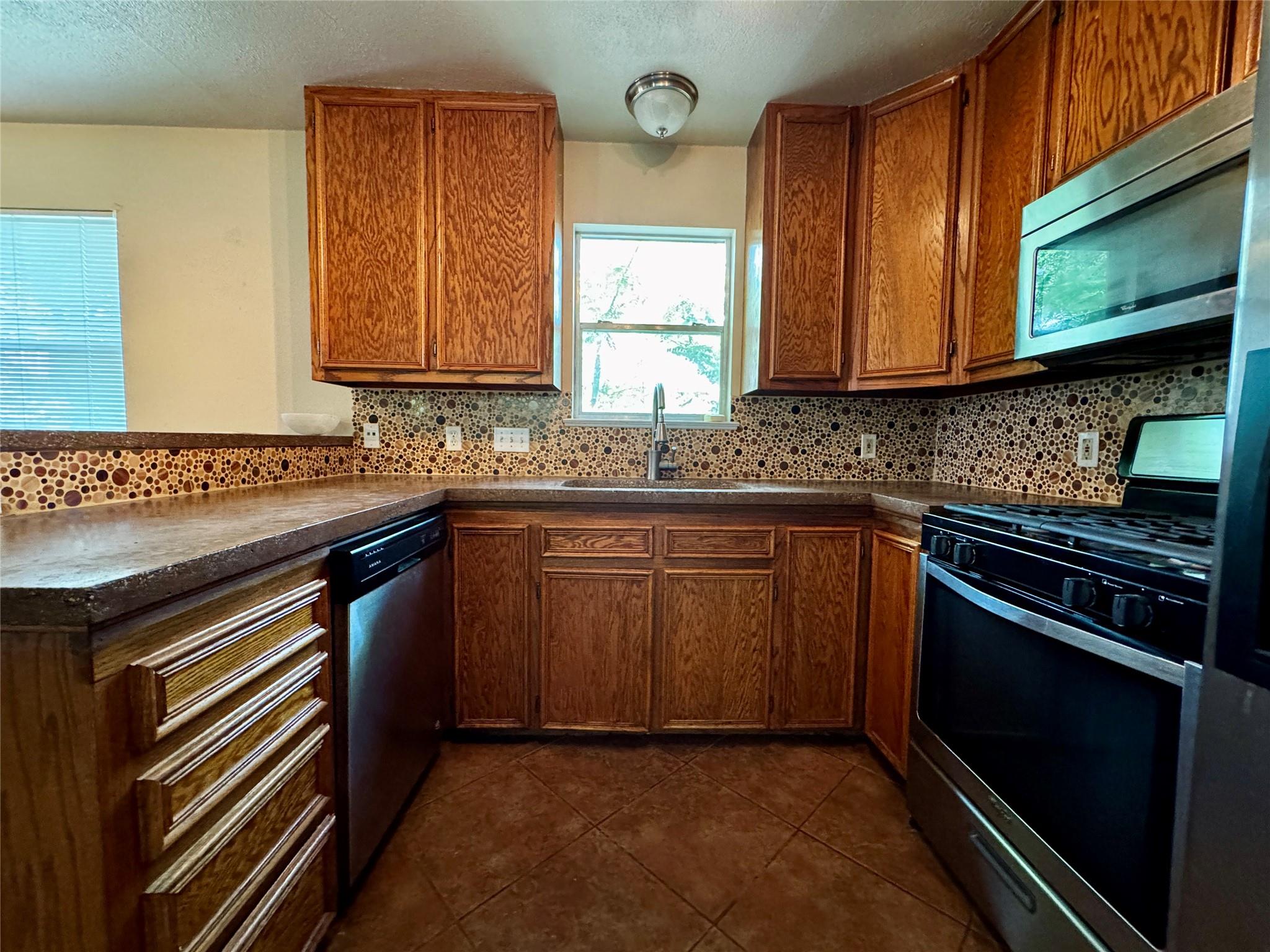 8013 Lazy Ln #b Property Photo 3
