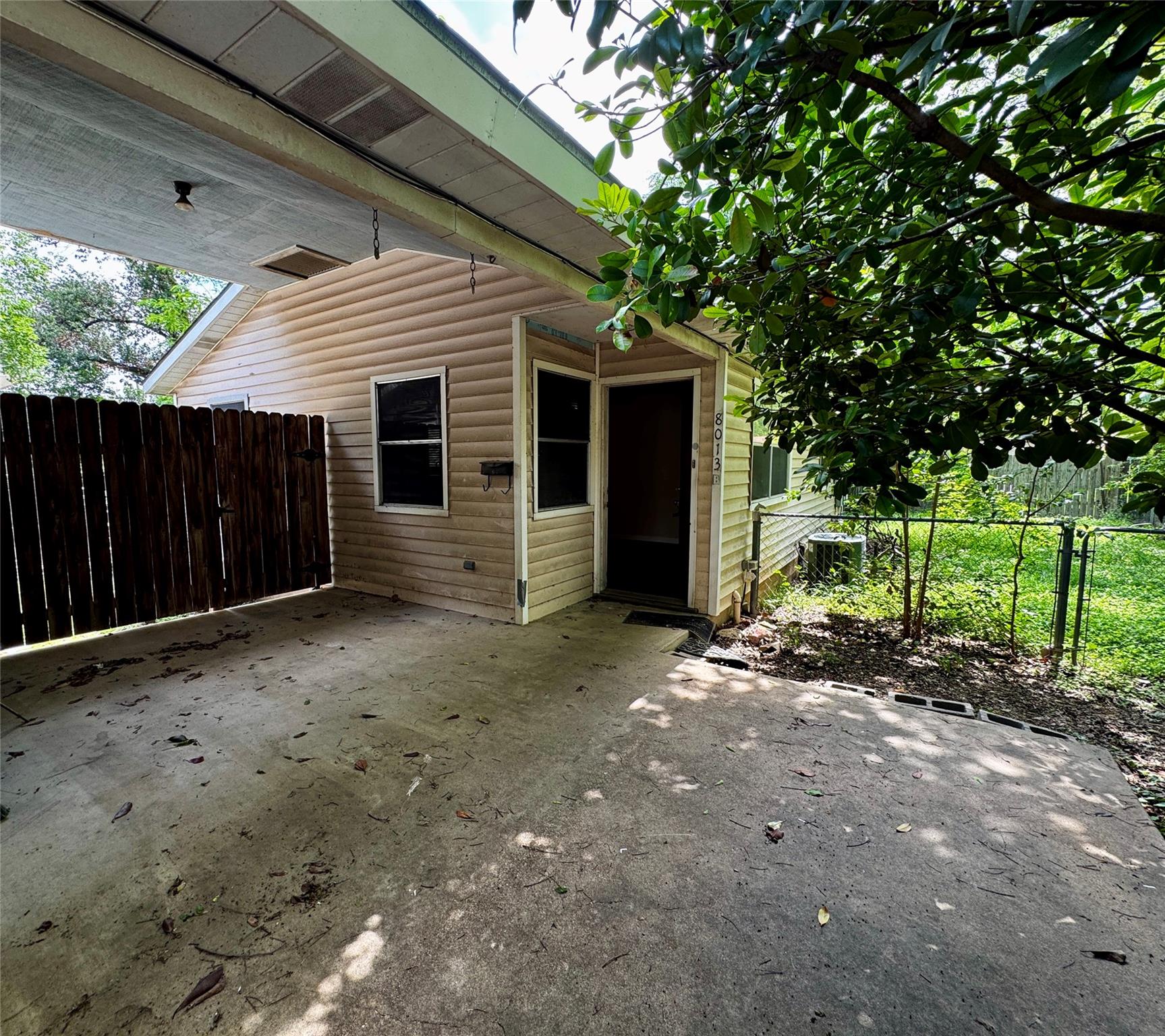 8013 Lazy Ln #b Property Photo 10