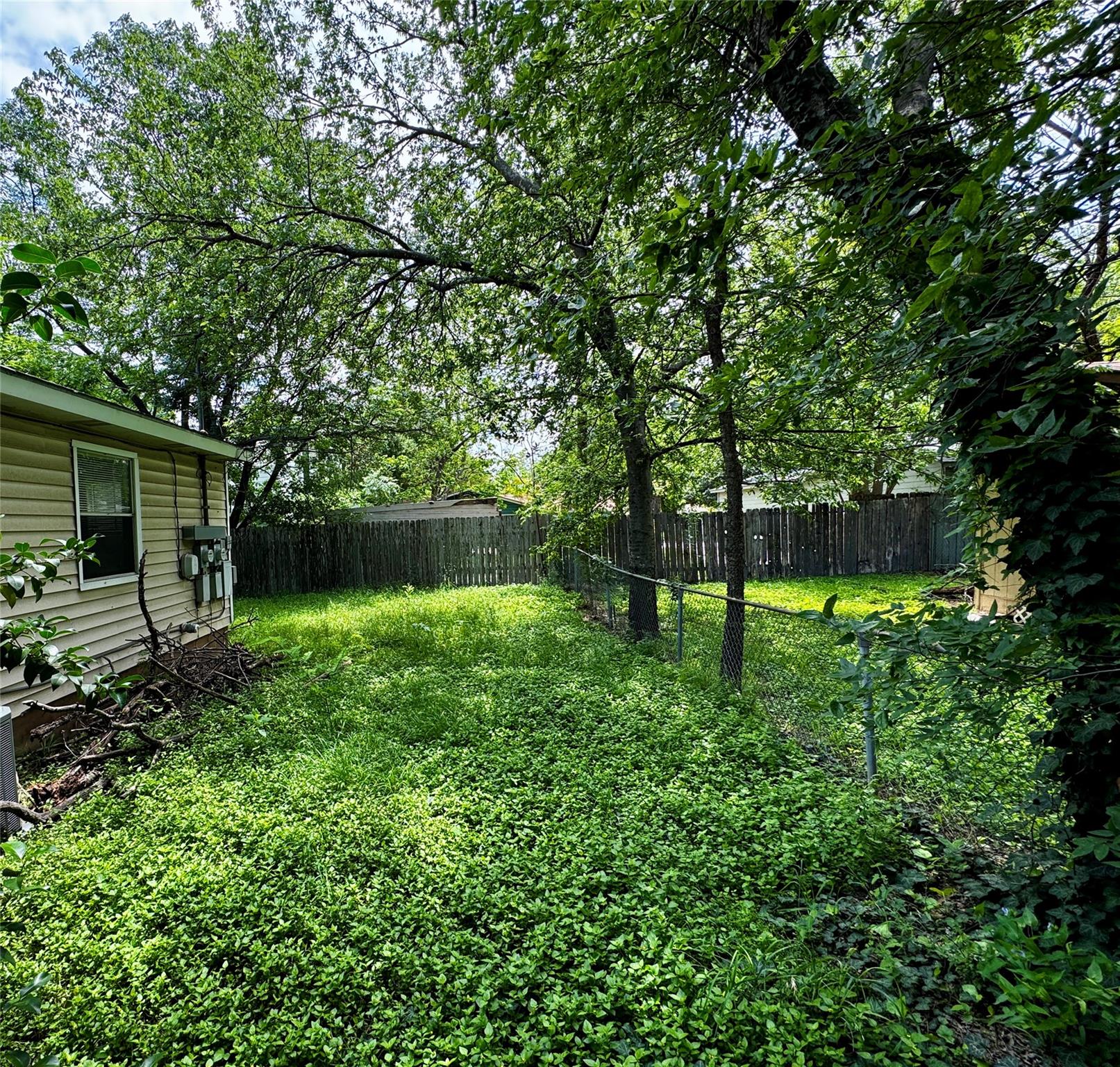 8013 Lazy Ln #b Property Photo 12