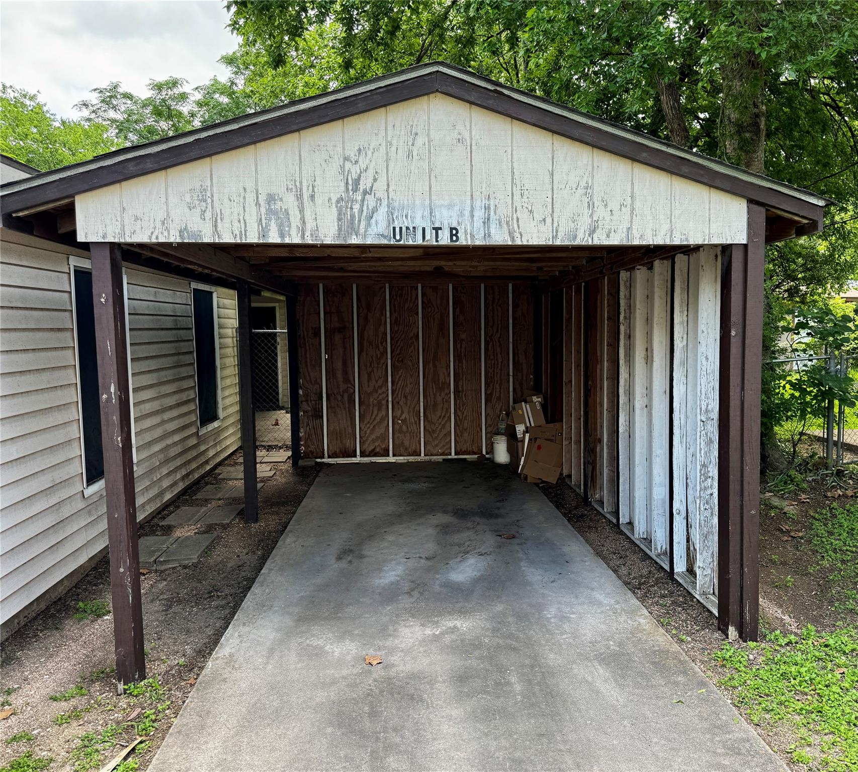8013 Lazy Ln #b Property Photo 13