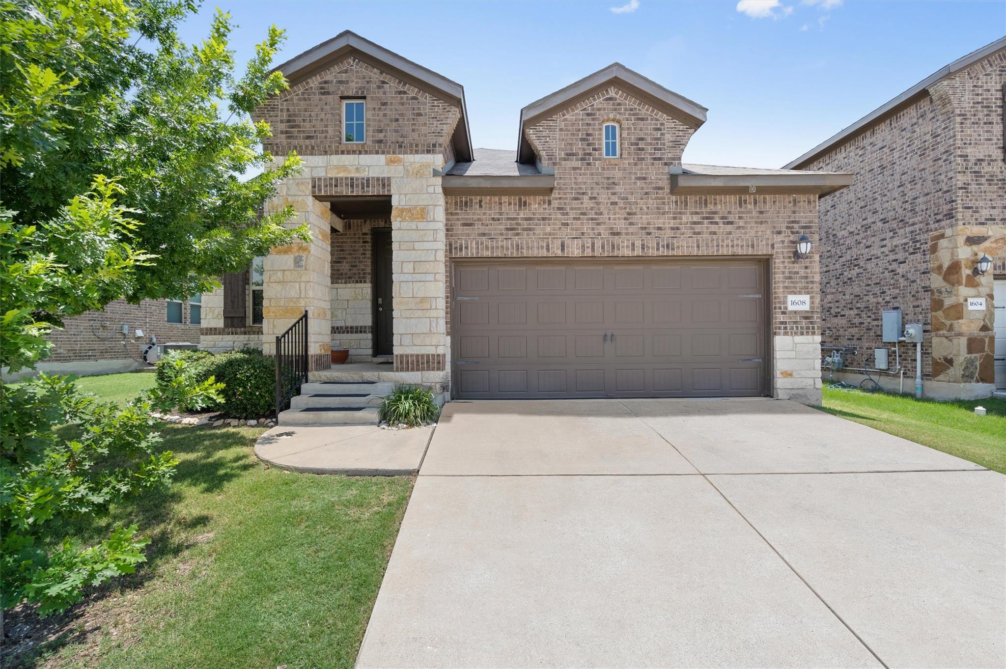 1608 Torre St Property Photo 1