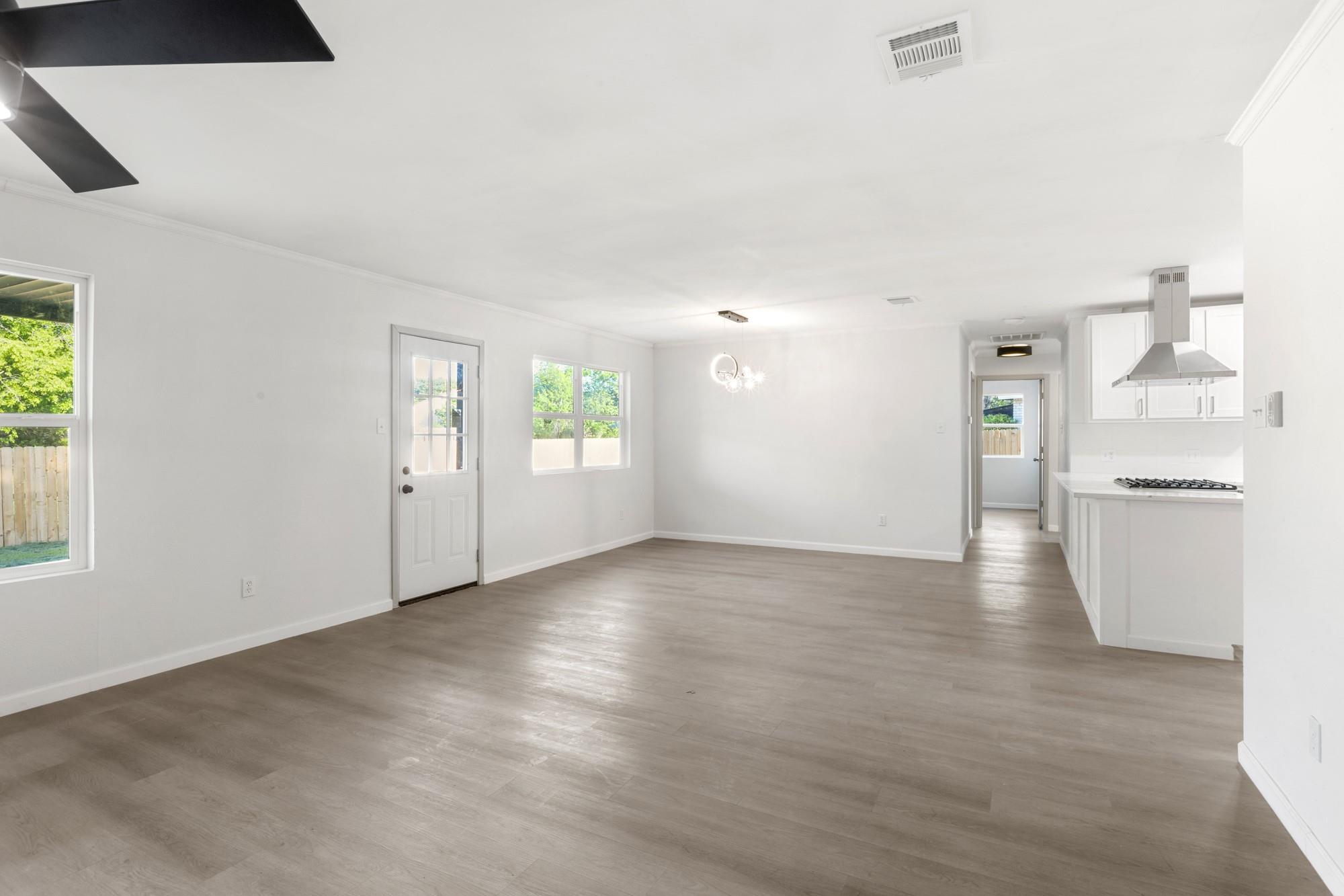 7707 Whitsun Dr Property Photo 11