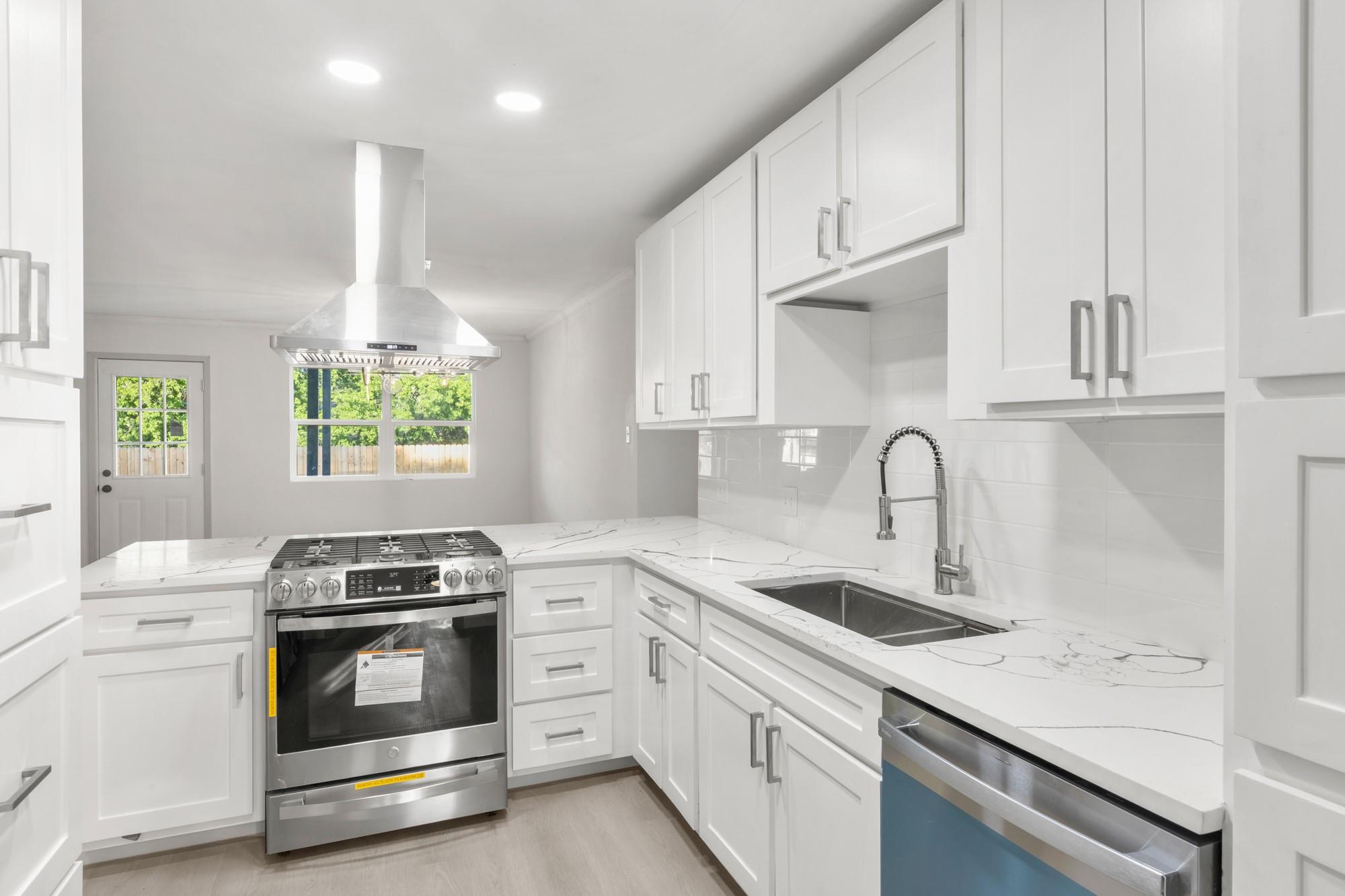 7707 Whitsun Dr Property Photo 14