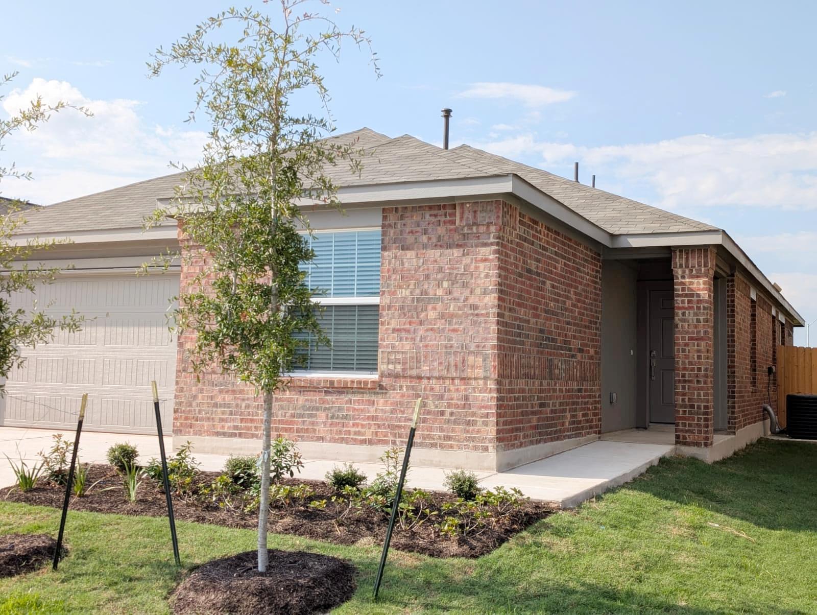 107 Imola St Property Photo 3