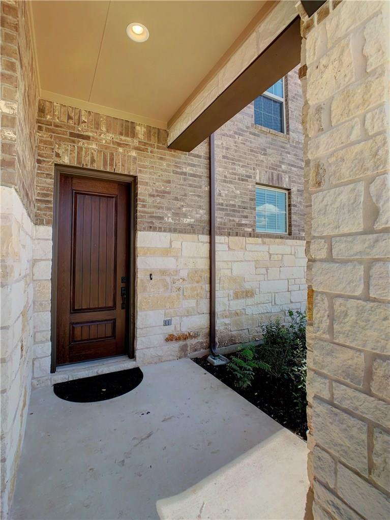 2304 La Mirada St Property Photo 3