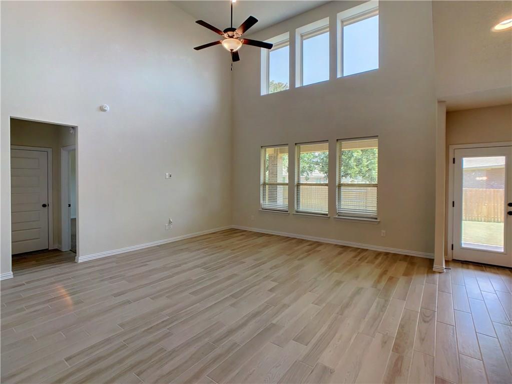 2304 La Mirada St Property Photo 6