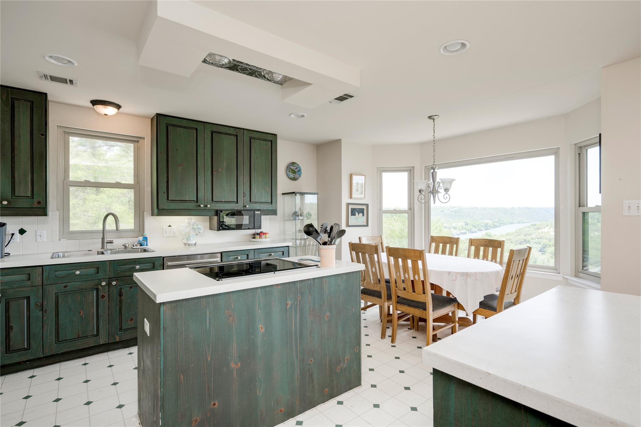 14101 Red Feather Trl Property Photo 15