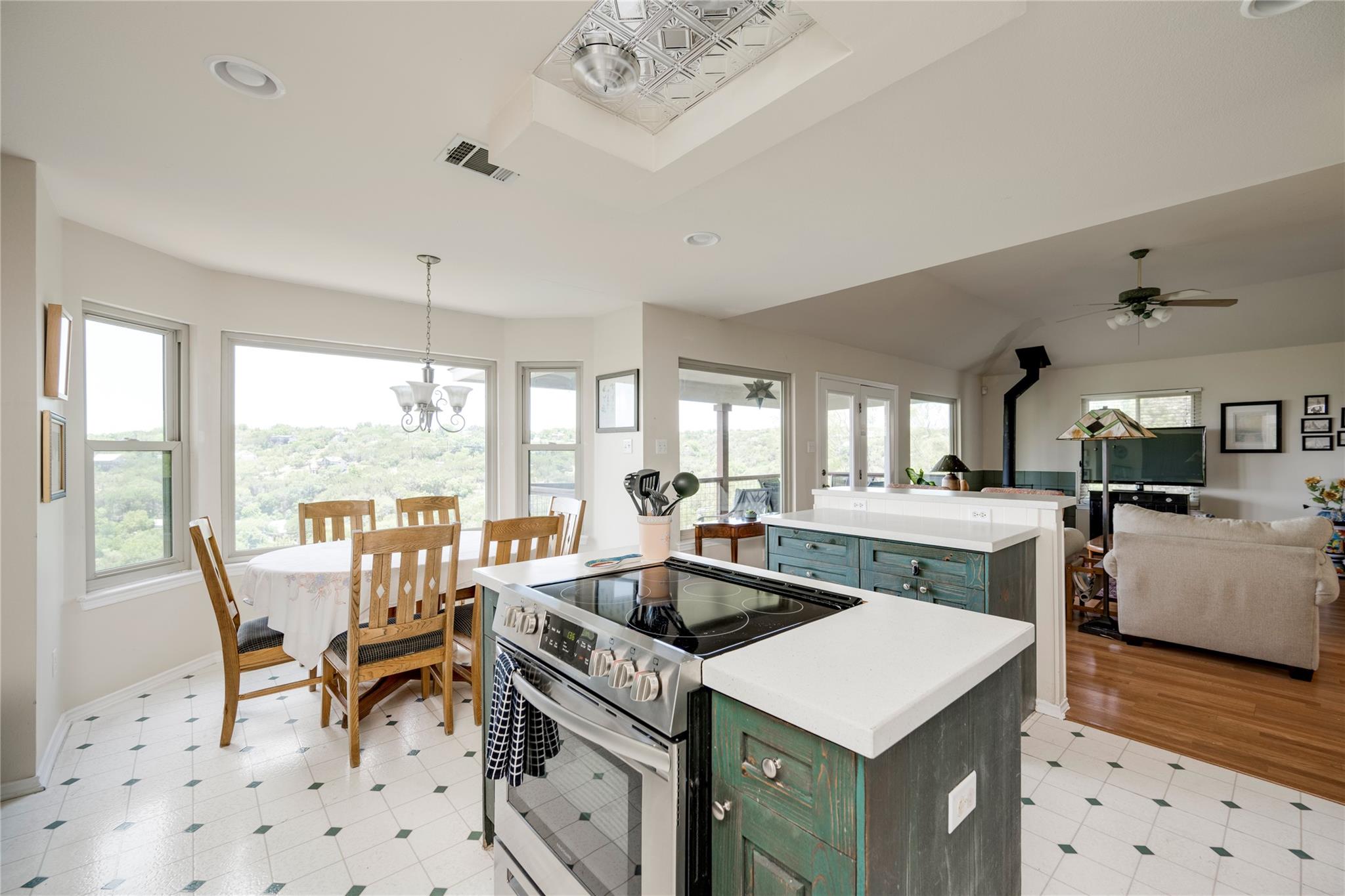 14101 Red Feather Trl Property Photo 16