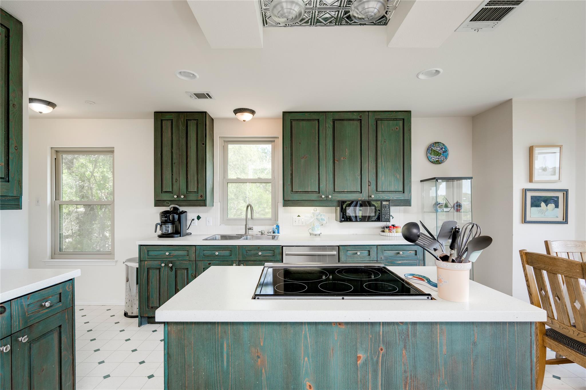 14101 Red Feather Trl Property Photo 18