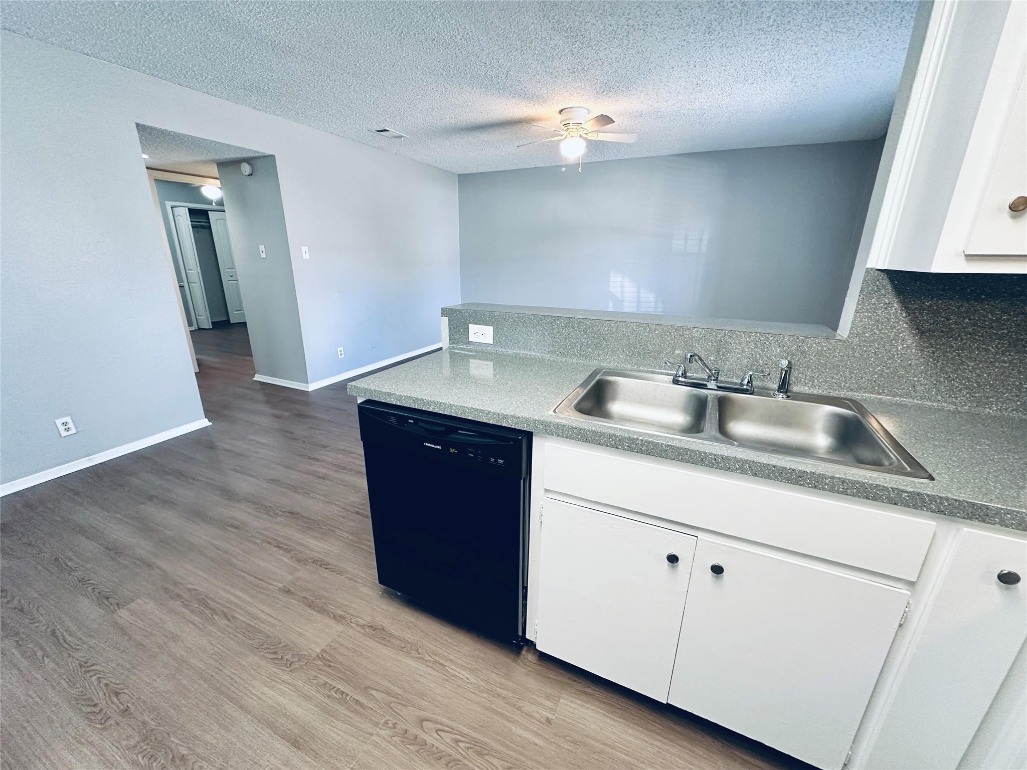 5500 Rose Hill Cir #a Property Photo 5