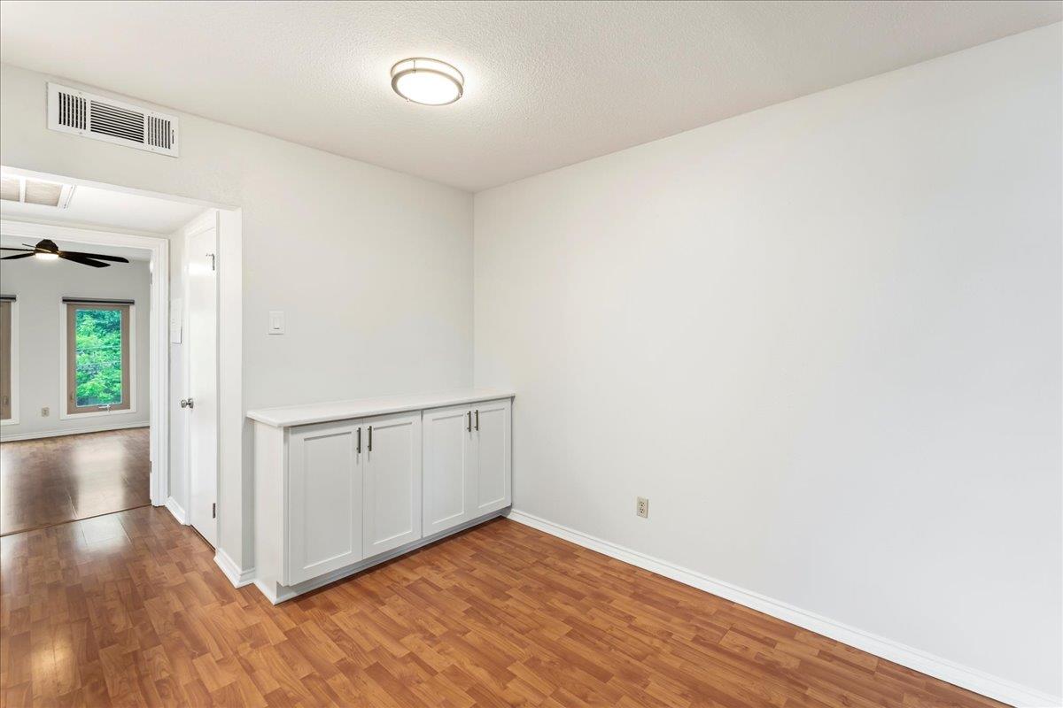 505 W 7th St #313 Property Photo 11