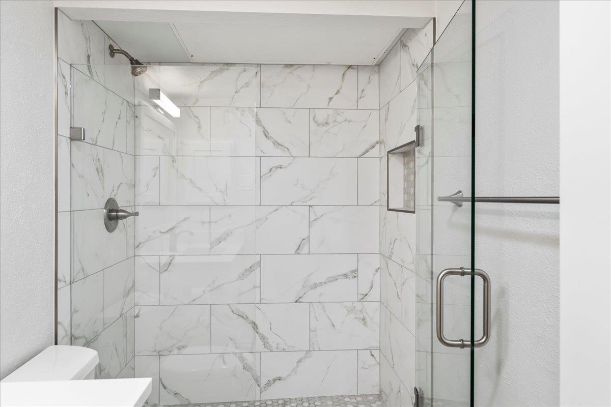 505 W 7th St #313 Property Photo 17