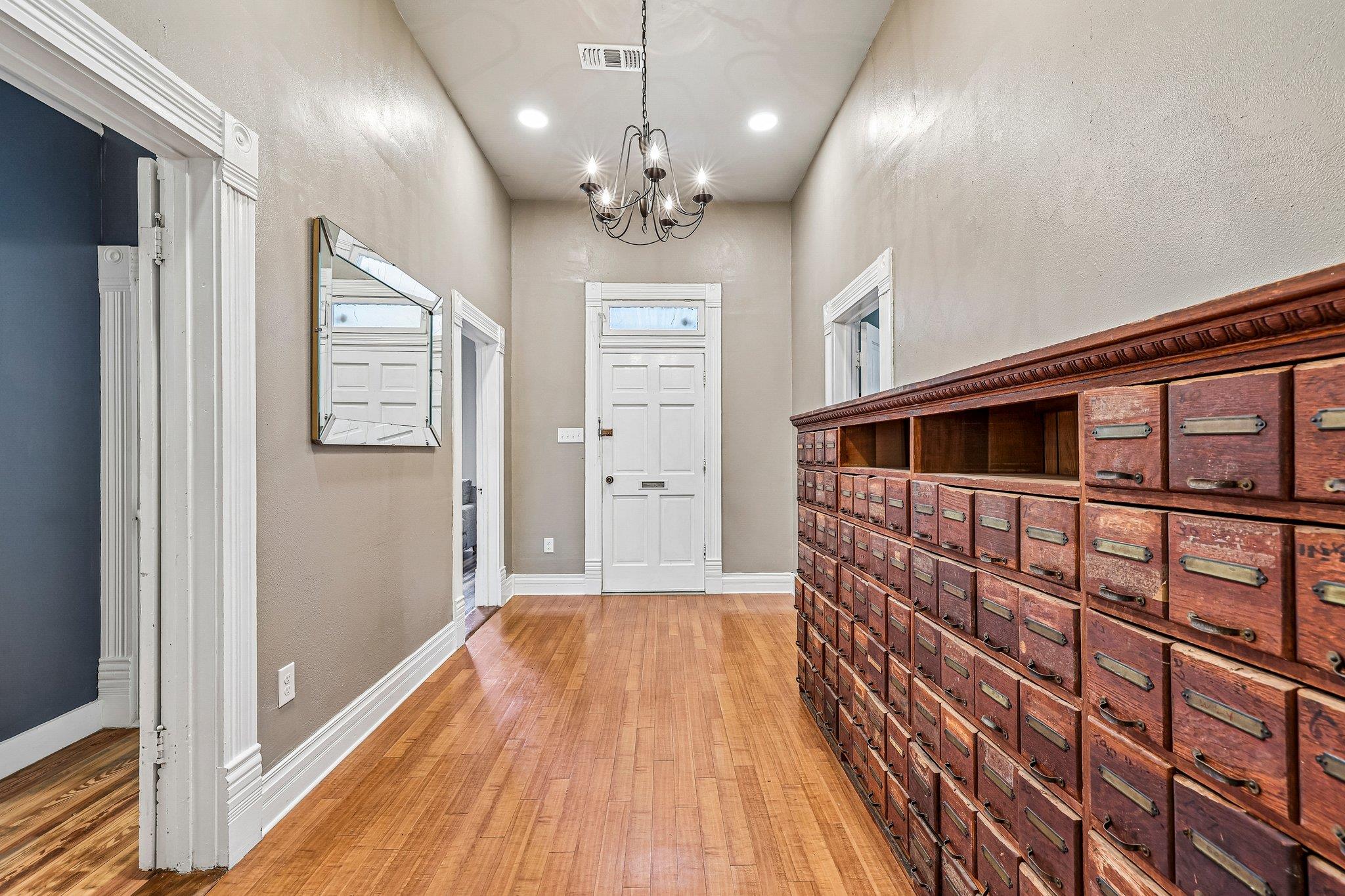 601 Garwood St Property Photo 4