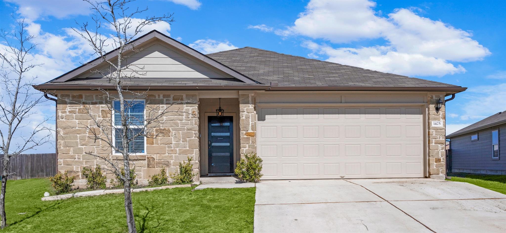 1425 London Way Property Photo
