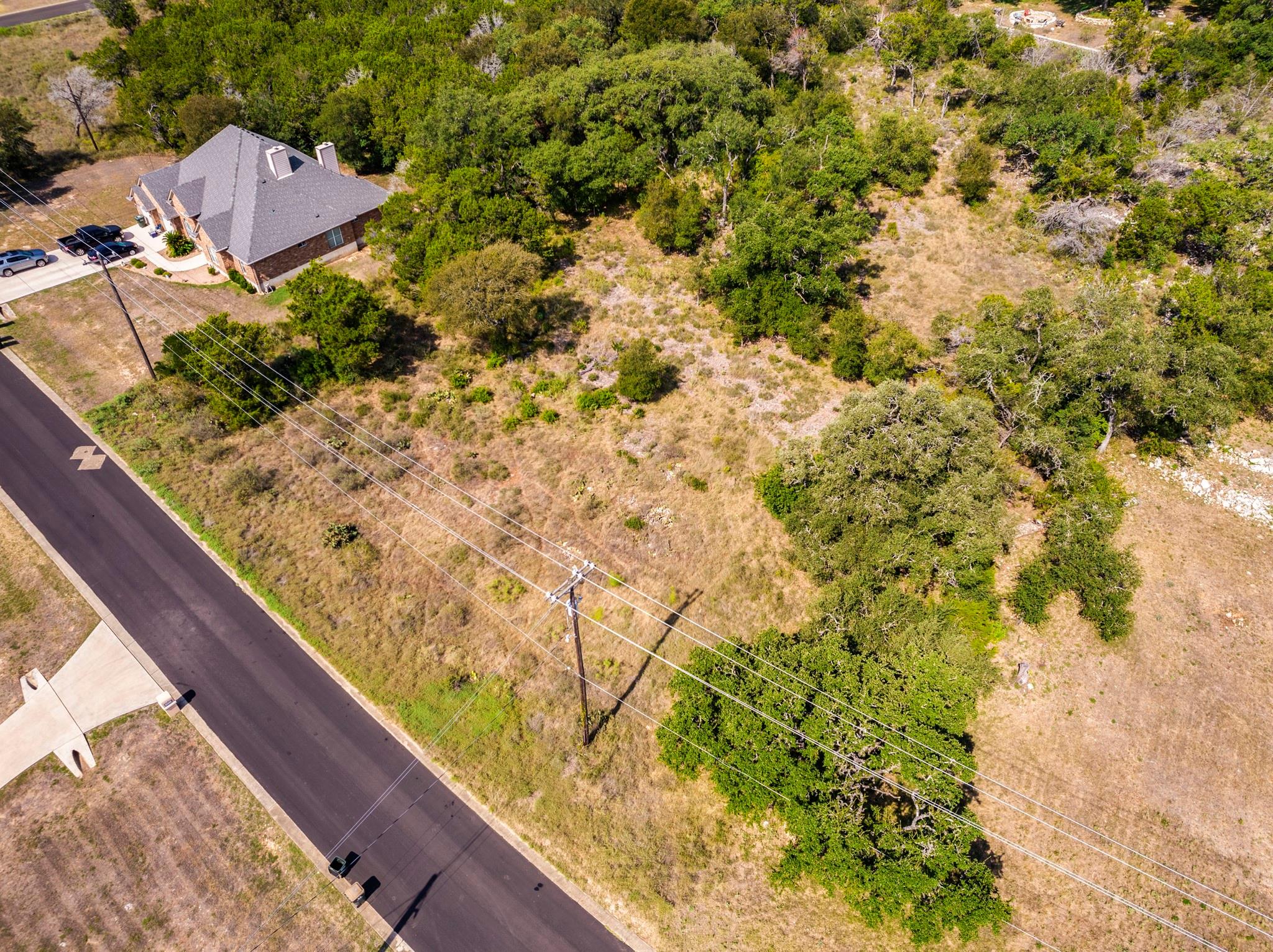 2722 Leslie Ln Property Photo 4