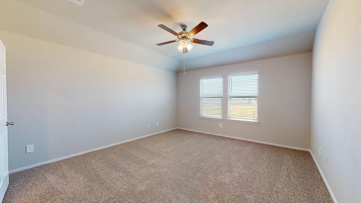 513 Hector Loop Property Photo 17