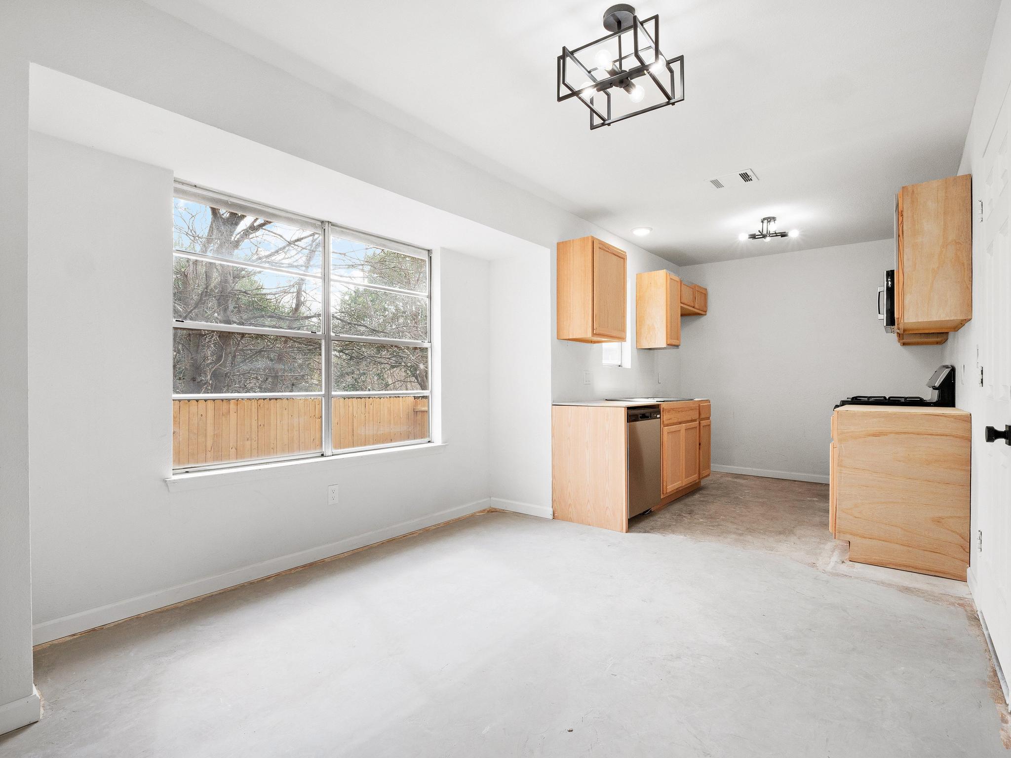 7003 Castlekeep Way Property Photo 8
