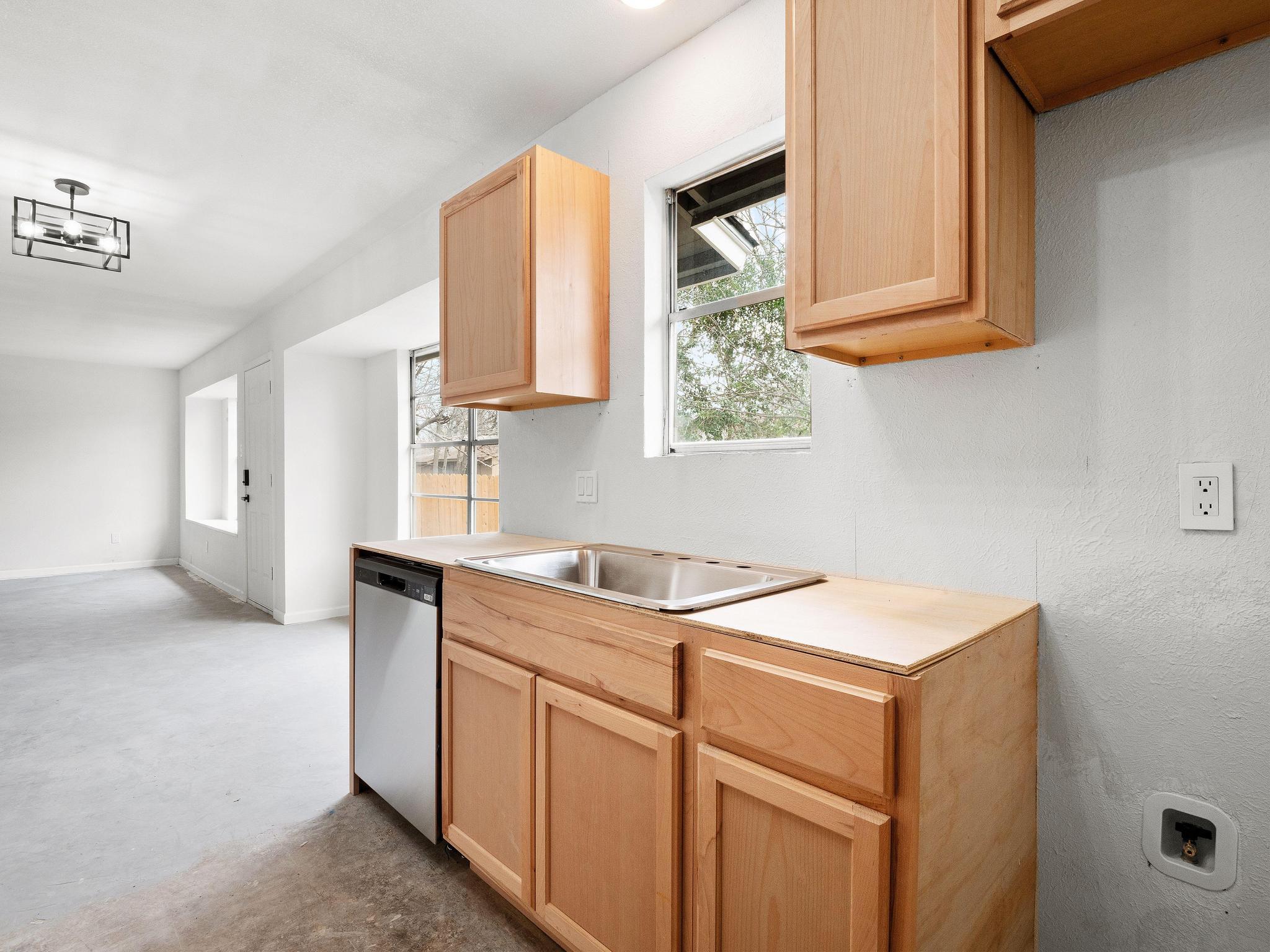 7003 Castlekeep Way Property Photo 11