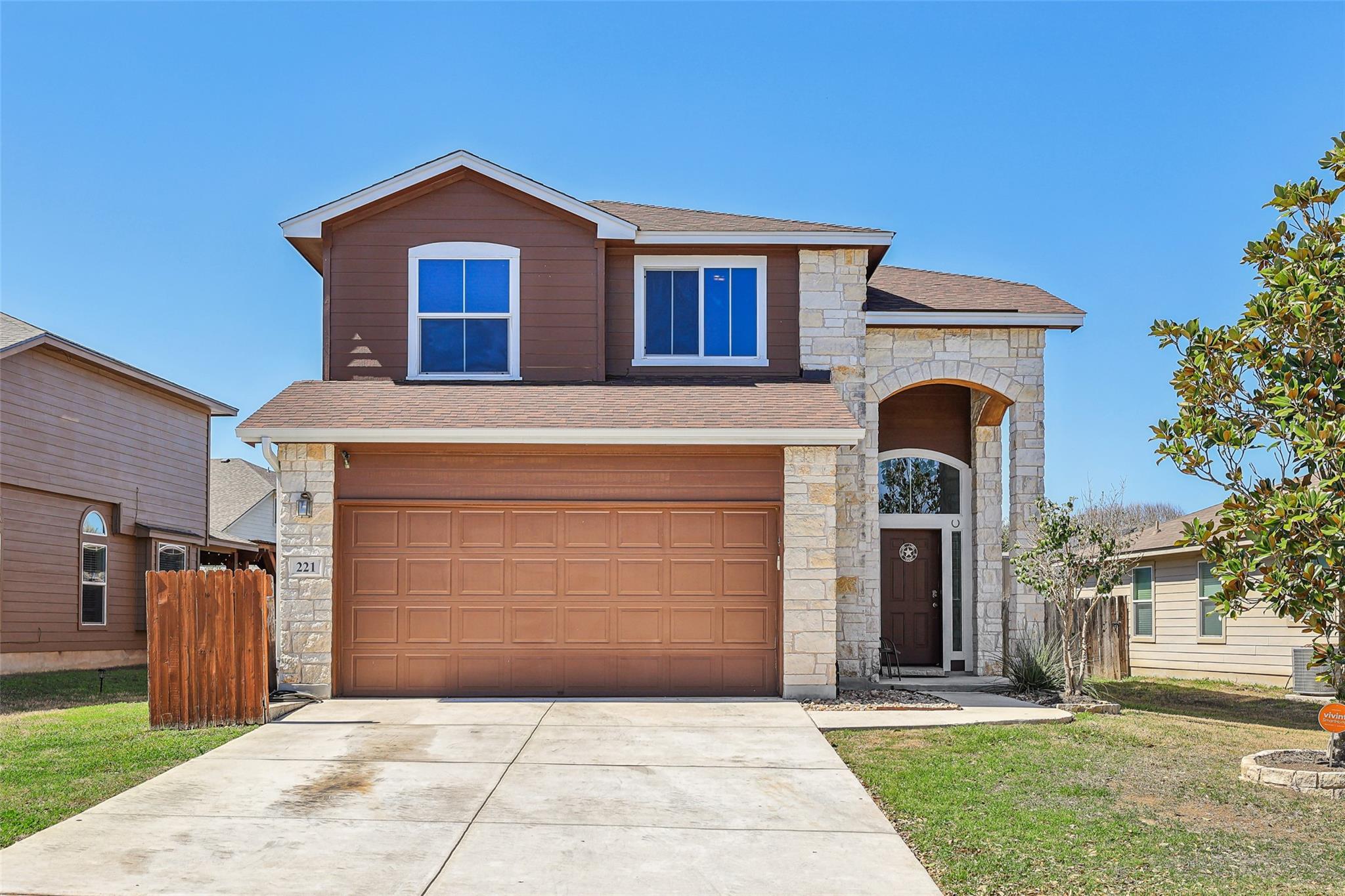 221 Brazoria Trl Property Photo