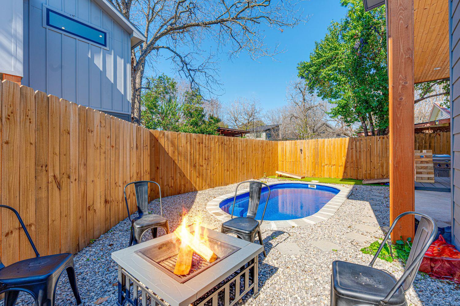 910 Tillery St #a Property Photo 34