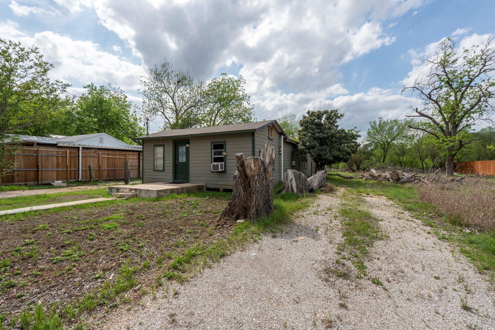 1130 Gravel St Property Photo 3