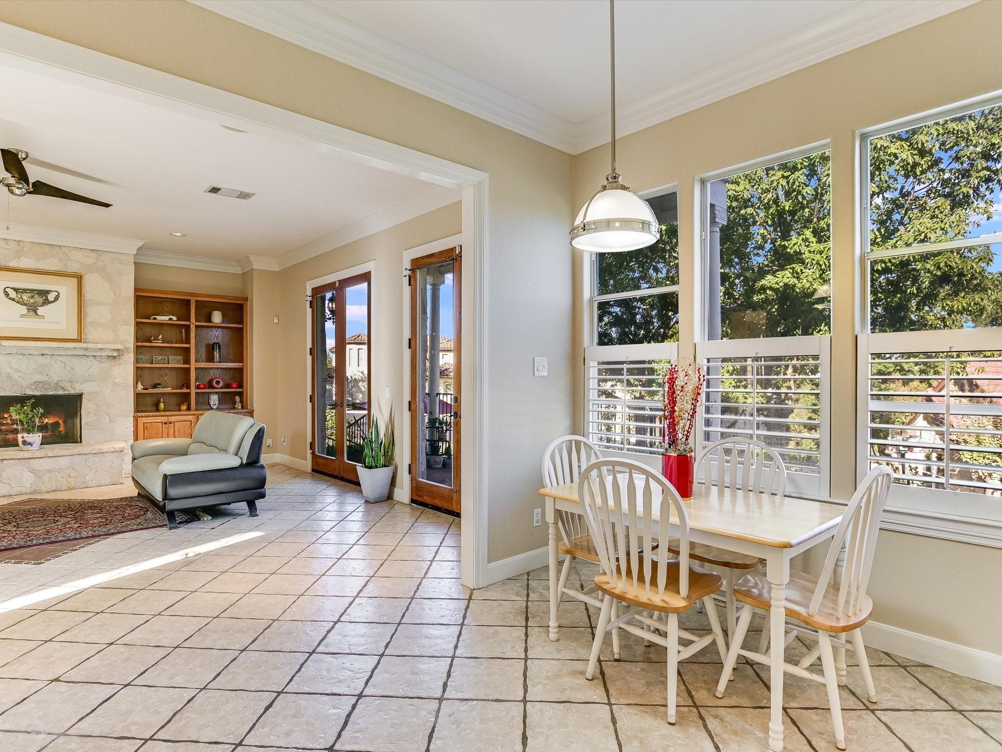 35 Autumn Oaks Dr Property Photo 9