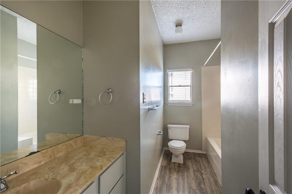 5305 Indio Cv #b Property Photo 5