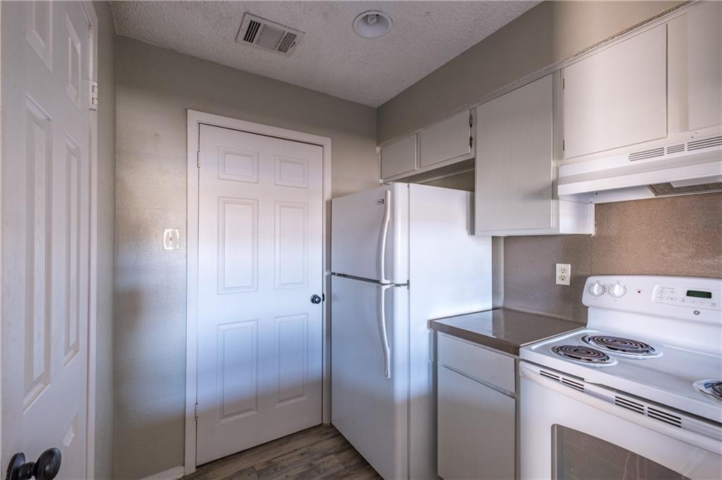 5305 Indio Cv #b Property Photo 7