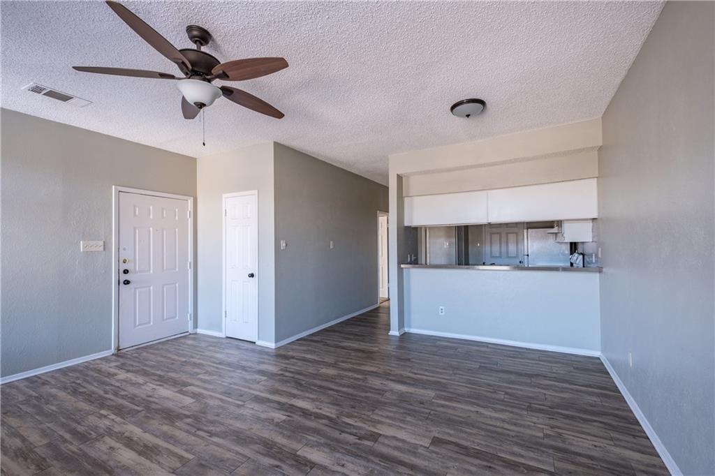 5305 Indio Cv #b Property Photo 11