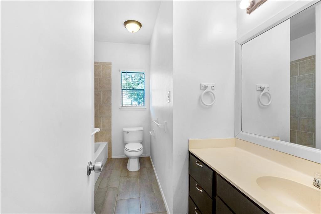 5305 Indio Cv #b Property Photo 18