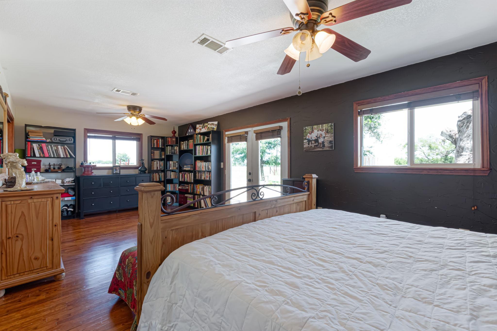 4560383 Property Photo 27