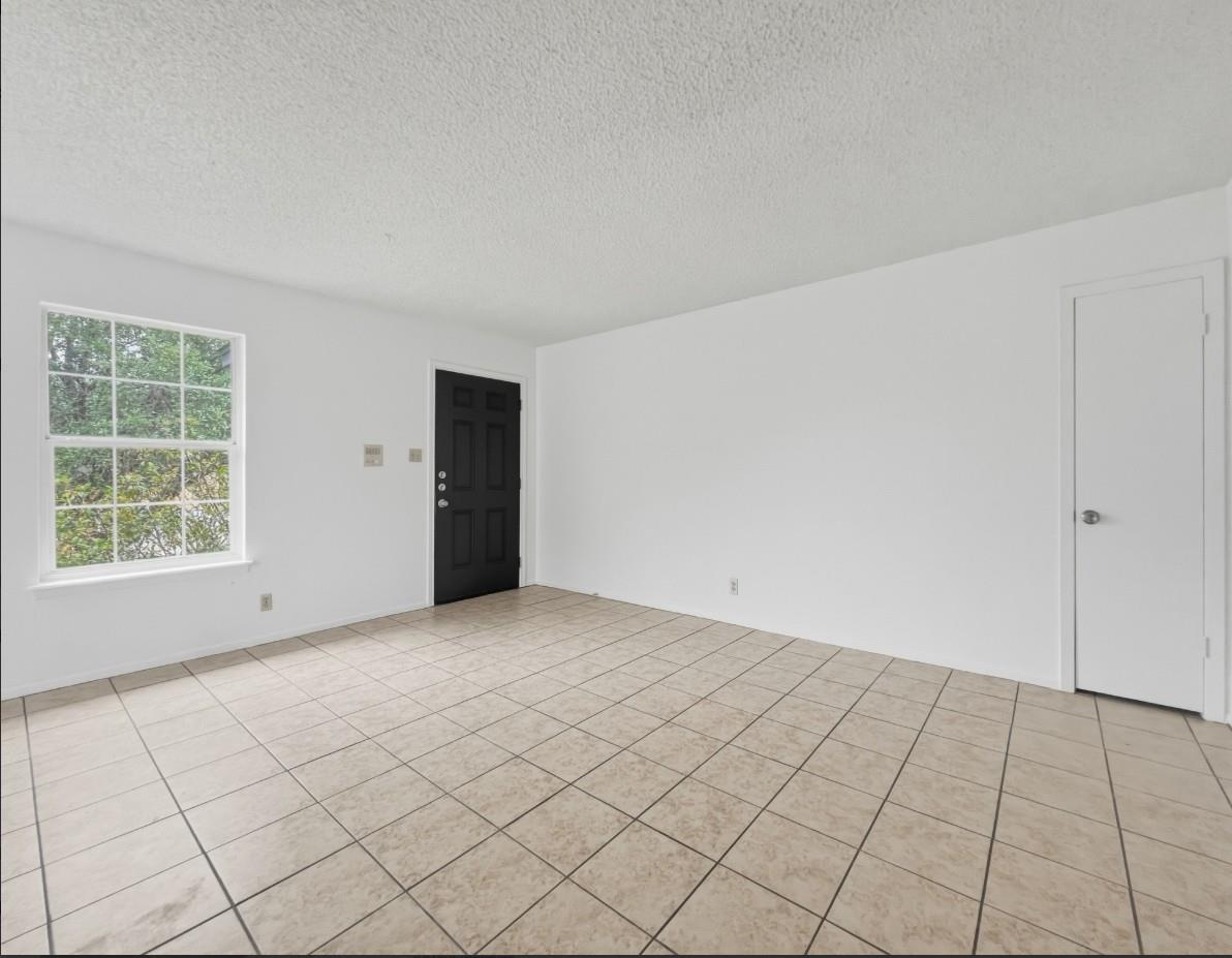 3427 WILLOWRUN Dr #D Property Photo 1