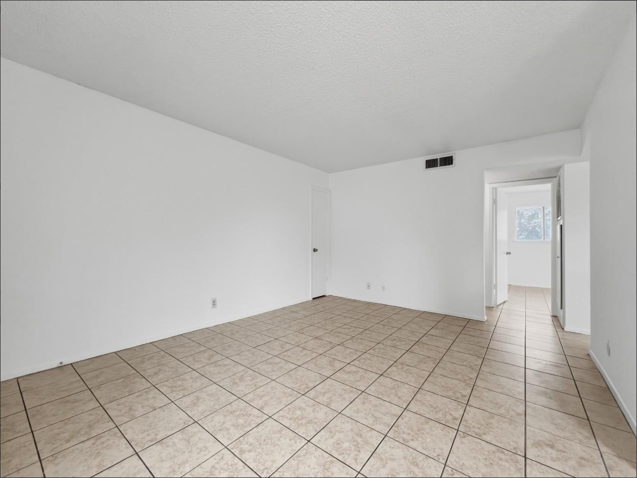 3427 Willowrun Dr #d Property Photo 2